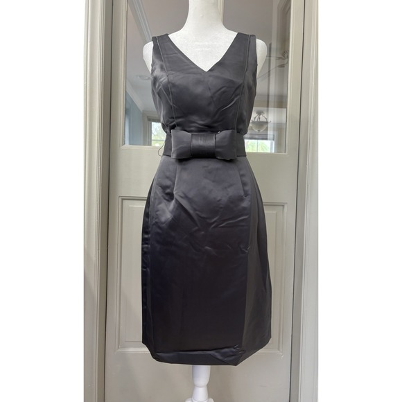 Nue by Shani Dresses & Skirts - Nue By Shani Silver Bow Dress Size 4‎ Built In Shapewear NWT Cocktail